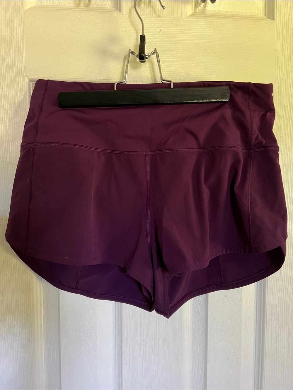 Lululemon Hotty Hot Shorts
HR, 2.5” inseam